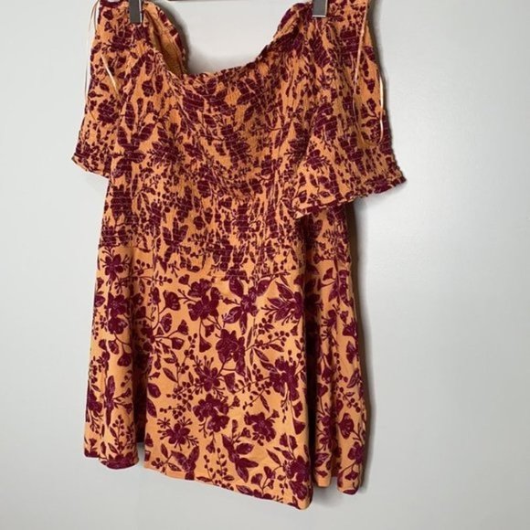 In Every Story...Women Off-Shoulder Top With Smocking Details Plus Size 2X - Picture 5 of 10